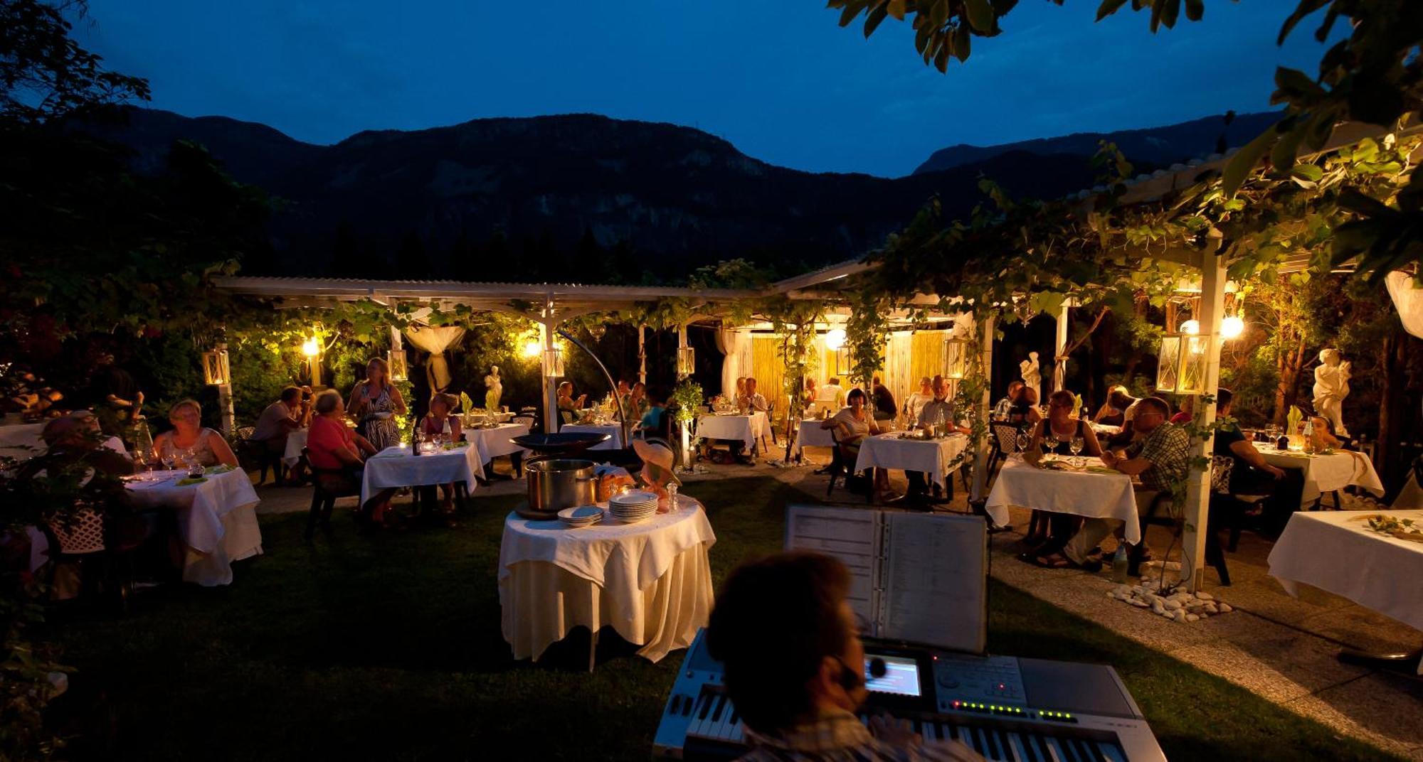 Hotel Villa Groff Ora / Auer Buitenkant foto