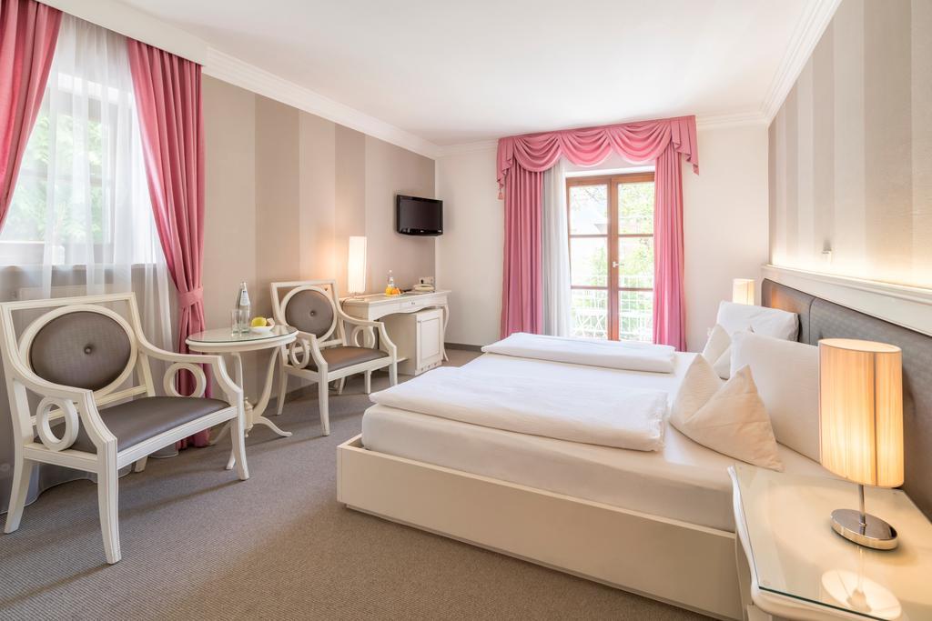 Hotel Villa Groff Ora / Auer Buitenkant foto