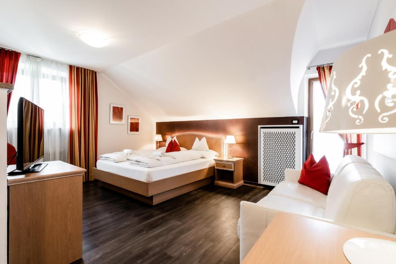 Hotel Villa Groff Ora / Auer Buitenkant foto